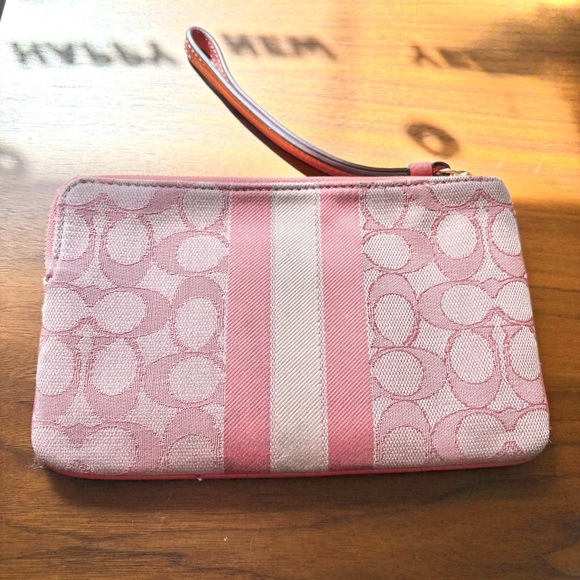 Coach Dempsey Corner Zip Wristlet In Signature Jacquard With Leather Strap - Picture 2 of 5